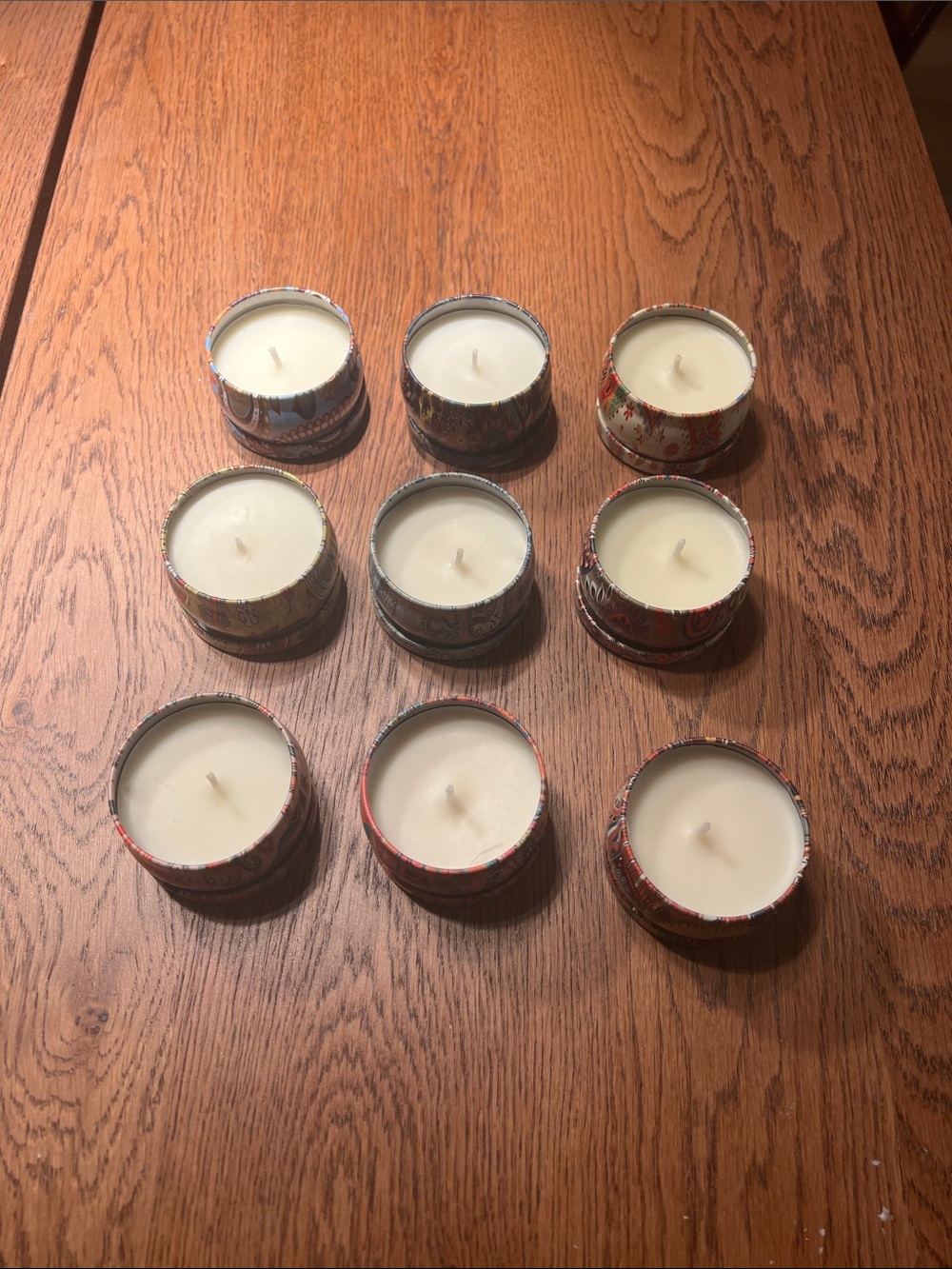 VOLUSPA - Mini Scented Votive Candles - Set of 9